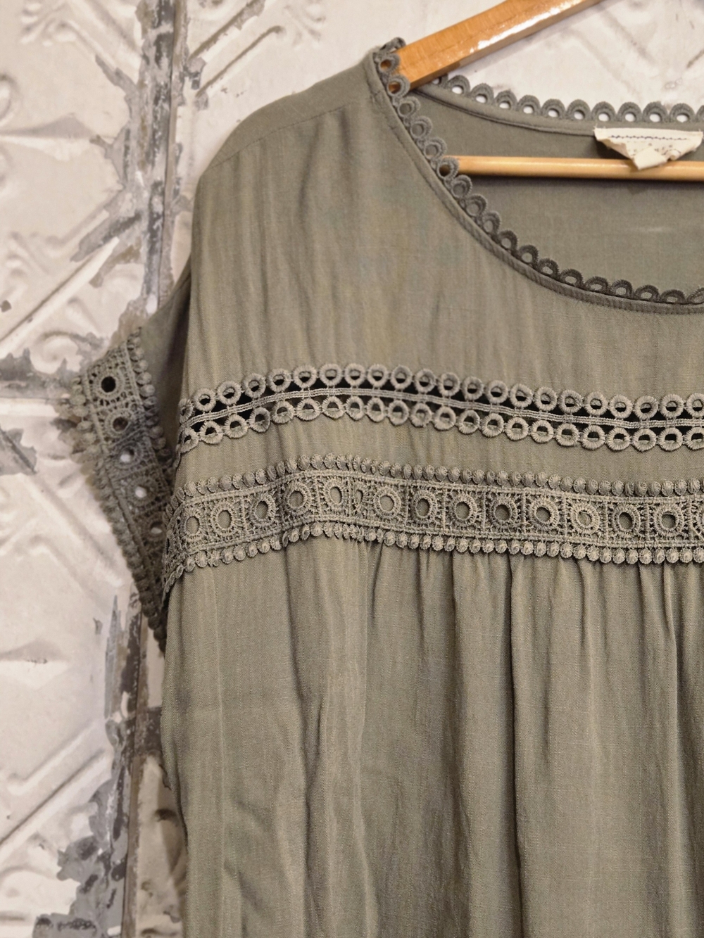 Flower & Feather Bohemian-Olive Green Crochet Trim Women's Blouse Top Plus 3X - Picture 5 of 9